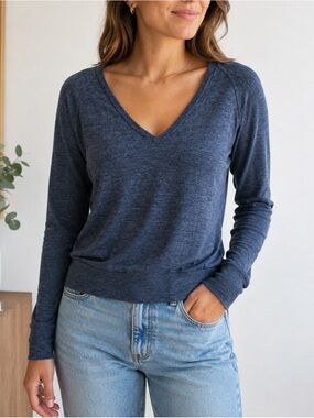 Community Blue Heather V-Neck Long Sleeve Knit Top Women’s Small